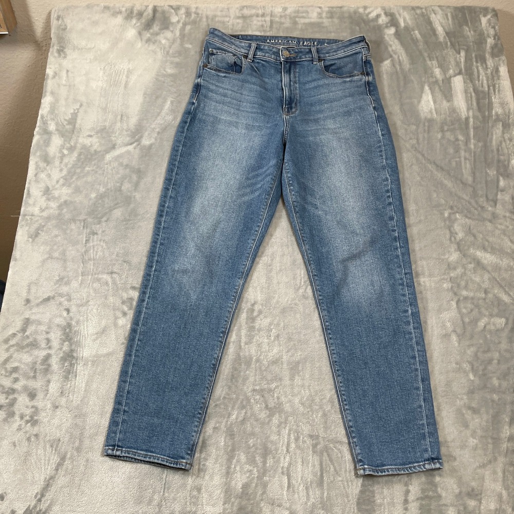 American Eagle Mom Jeans Medium Wash Blue High Rise Tapered Size 8 Regular